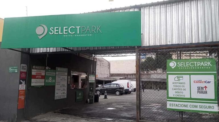 Entrada do estacionamento da SelectPark em Osasco